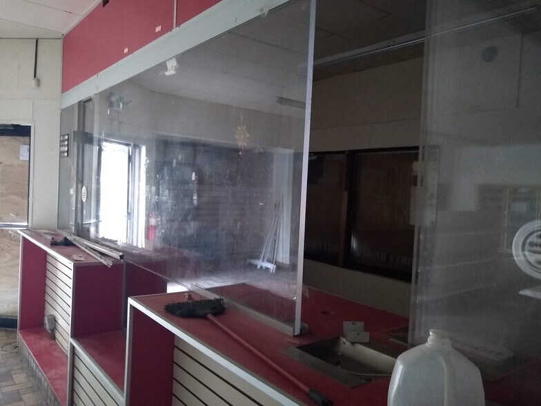 More Photos Of 1637 Stockbridge Rd, Jonesboro Storefront Retail Office For Sale