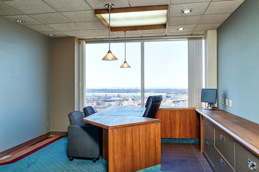 More Photos Of 26300 Euclid Ave, Cleveland Office For Lease