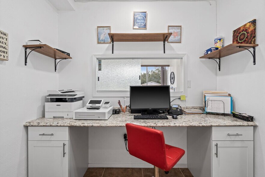 More Photos Of 3800 26th St W, Bradenton Medical For Sale