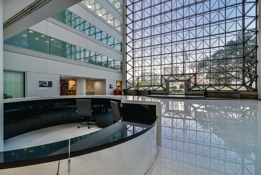 More Photos Of 2425 West Loop South, Houston Office For Lease