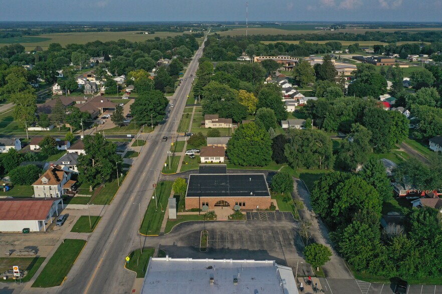 More Photos Of 324 E Main St, Knoxville Bank For Lease