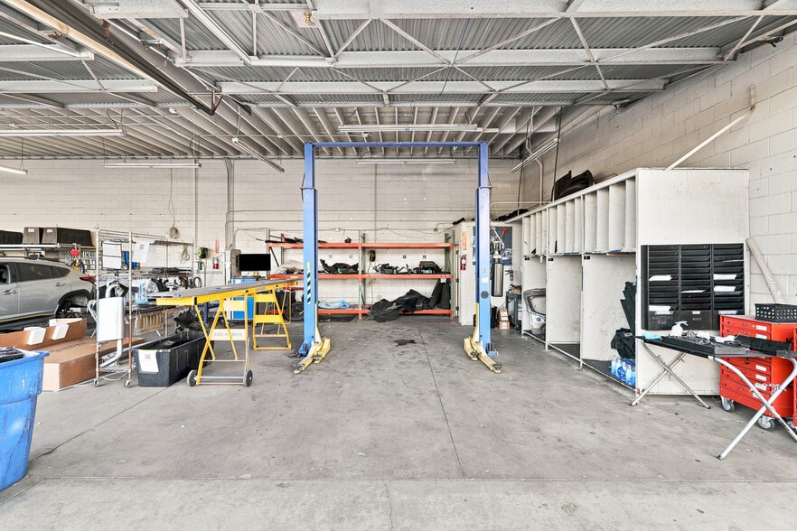 More Photos Of 11027-11031 Sherman Way, Sun Valley Auto Repair For Sale