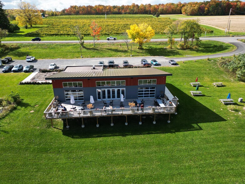 Primary Photo Of 655 NY-14 Rt, Penn Yan Restaurant For Sale