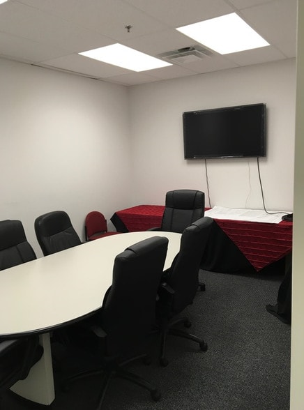 More Photos Of 93 Monocacy Blvd, Frederick Showroom For Lease