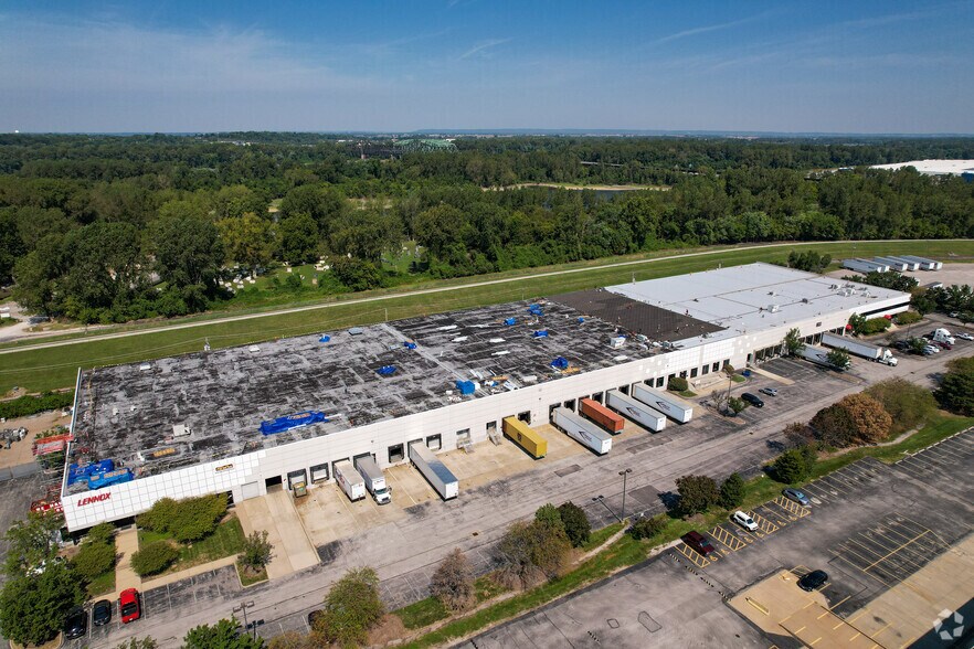 More Photos Of 160-275 Corporate Woods Ct, Bridgeton Warehouse For Lease