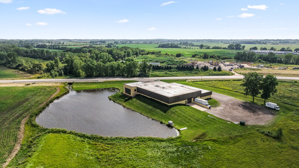 More Photos Of 560 Rolling Meadows, Fond Du Lac Light Distribution For Sale