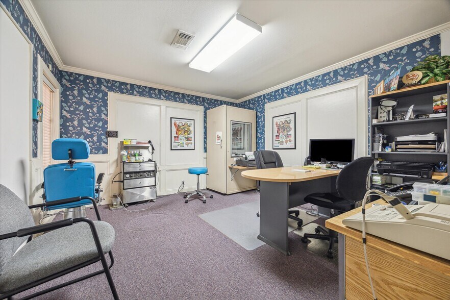 More Photos Of 5135 Edloe St, Houston Office Residential For Sale