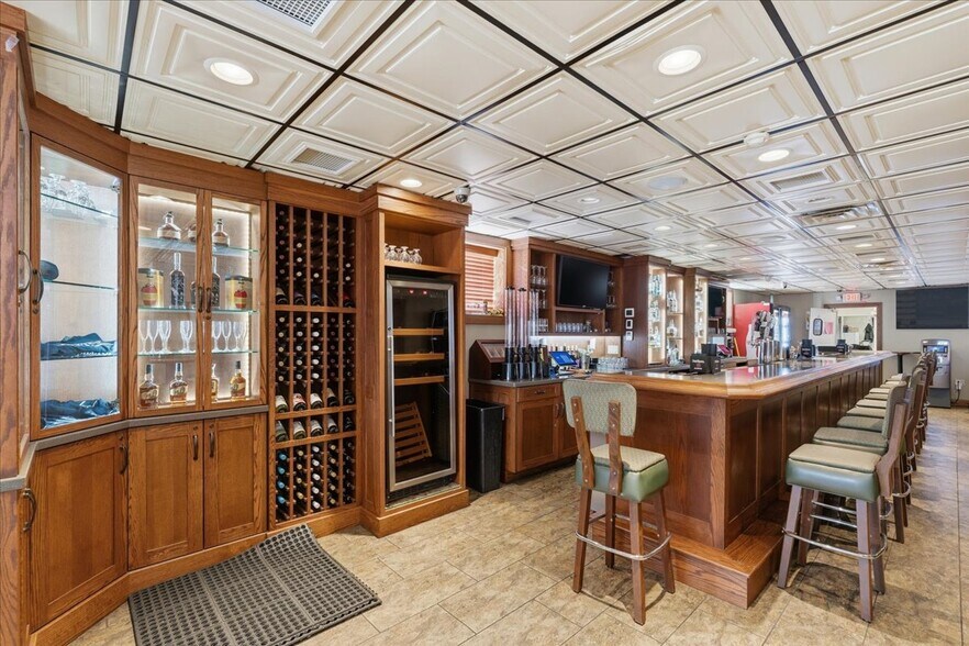 More Photos Of 318 New York Ave, Rochester Sports And Entertainment For Sale