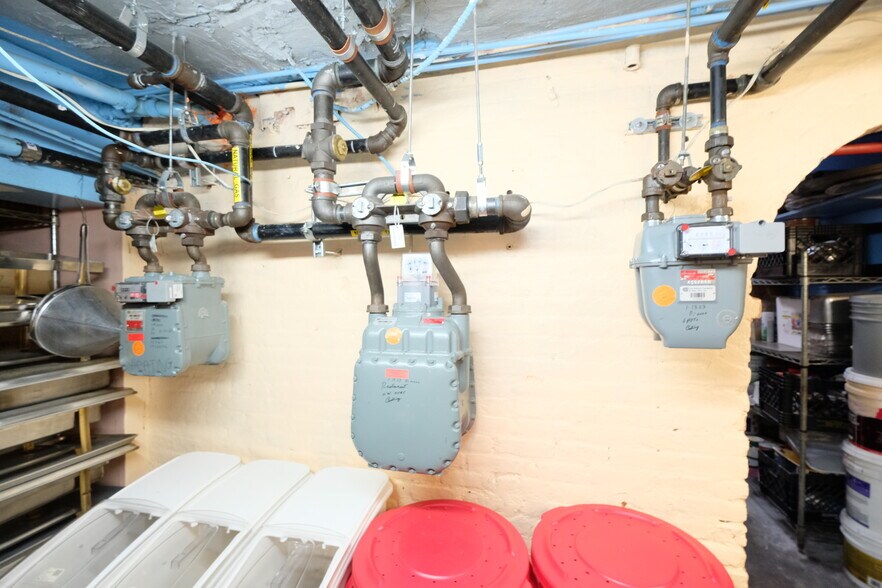 More Photos Of 358 W 23rd St, New York Multifamily For Sale