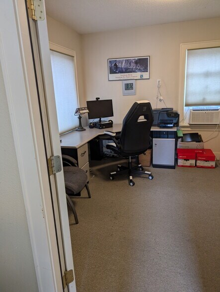 More Photos Of 2596 12th Pl SE, Salem Medical For Sale