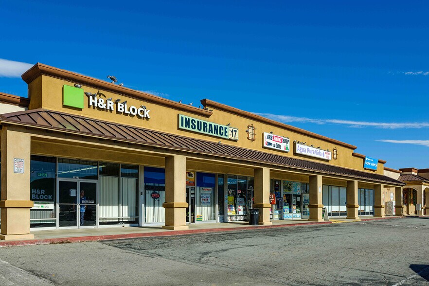 More Photos Of 3251-3333 W Ramsey st, Banning Supermarket For Sale