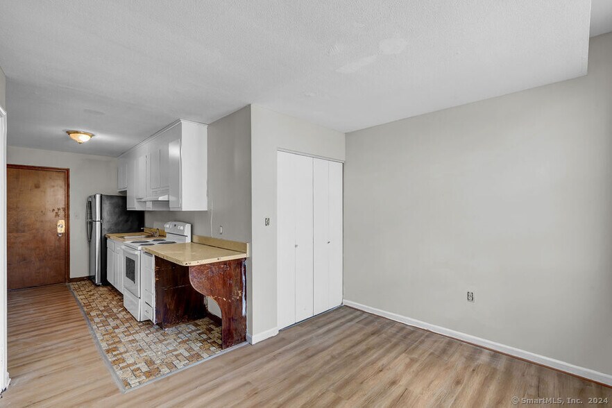 More Photos Of 1-21 Whiting St, Plainville Storefront For Sale