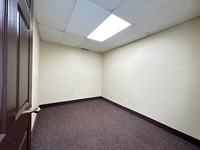 More Photos Of 1001 S 1st St, Fulton Apartments For Lease