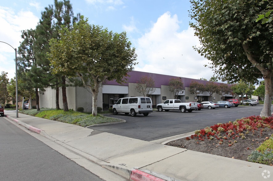 More Photos Of 20253-20265 Paseo Del Prado, Walnut Warehouse For Lease