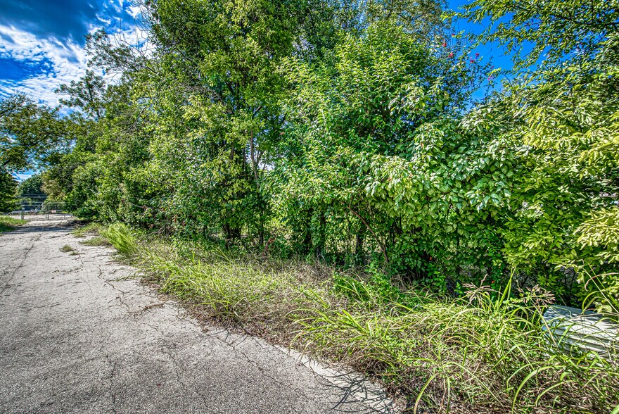 More Photos Of 722 S LBJ, San Marcos Land For Sale