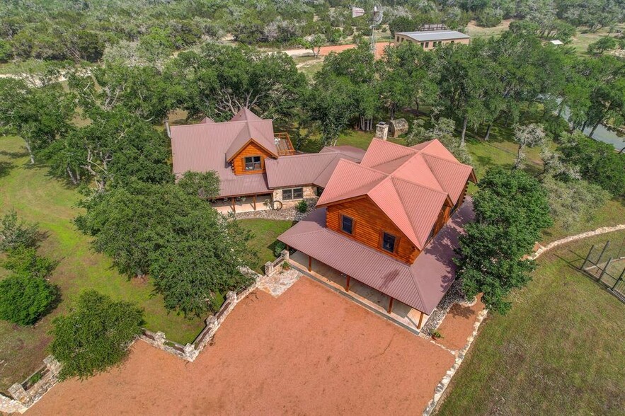 More Photos Of 700 Ledgerock Rd, Wimberley Specialty For Sale