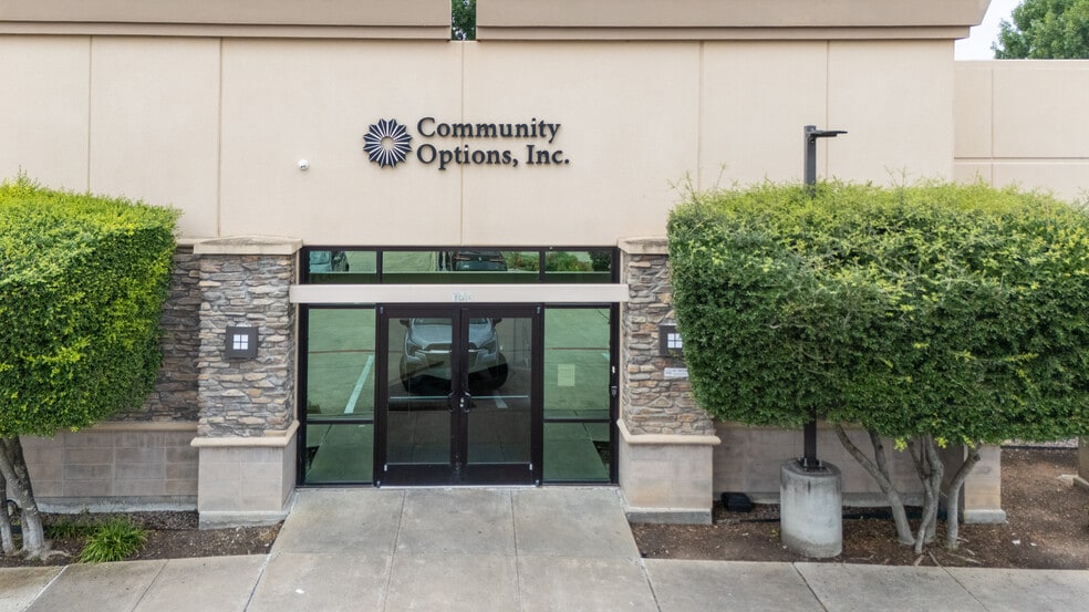 More Photos Of 8604 Greenville Ave, Dallas Office For Sale