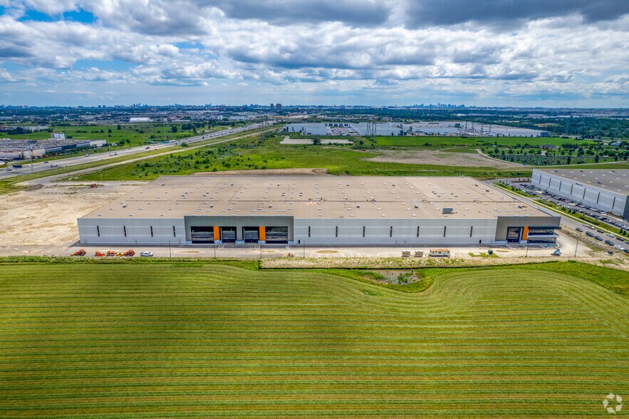 More Photos Of 865 Gibraltar Rd, Vaughan Distribution For Lease