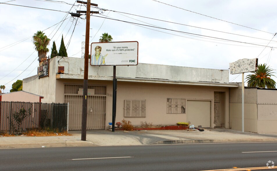Primary Photo Of 1251 W Century Blvd, Los Angeles Manufacturing For Lease