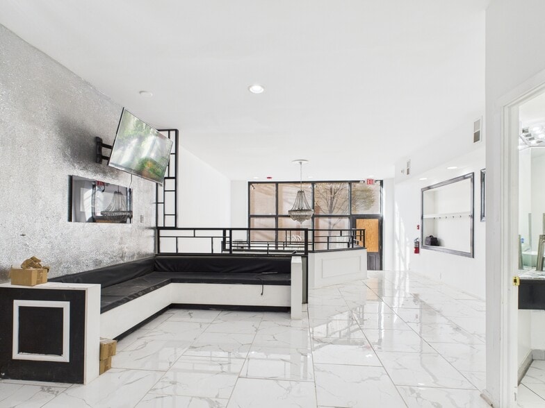 More Photos Of 611 S Orianna St, Philadelphia Storefront Retail Residential For Lease