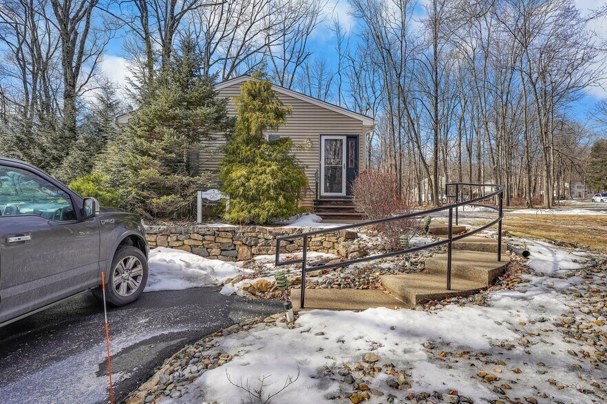 More Photos Of 1 Shadetree Pl, Long Valley Healthcare For Sale