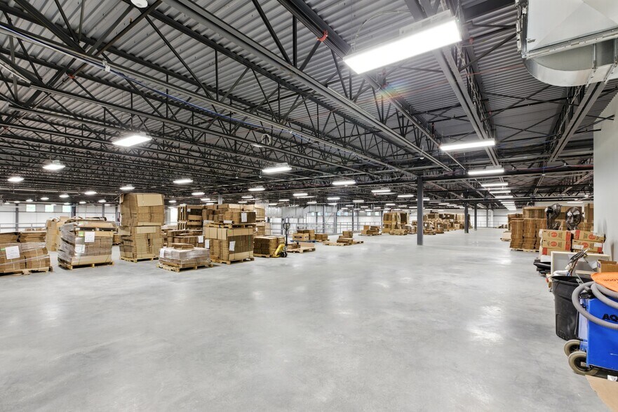 More Photos Of 373 Highland Ave, Salem Industrial For Lease