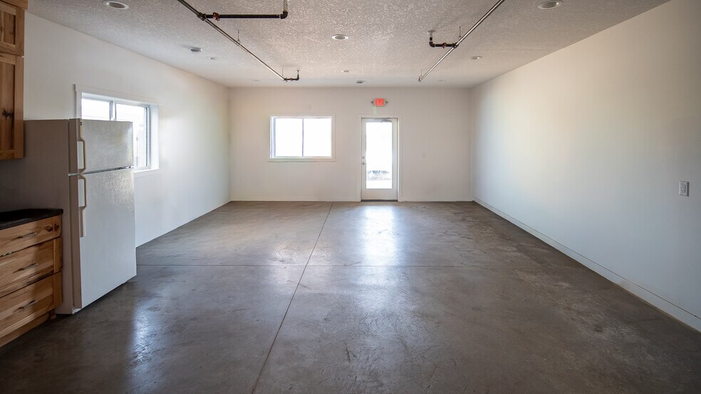 More Photos Of 514 E 9th St, Zumbrota Industrial For Lease