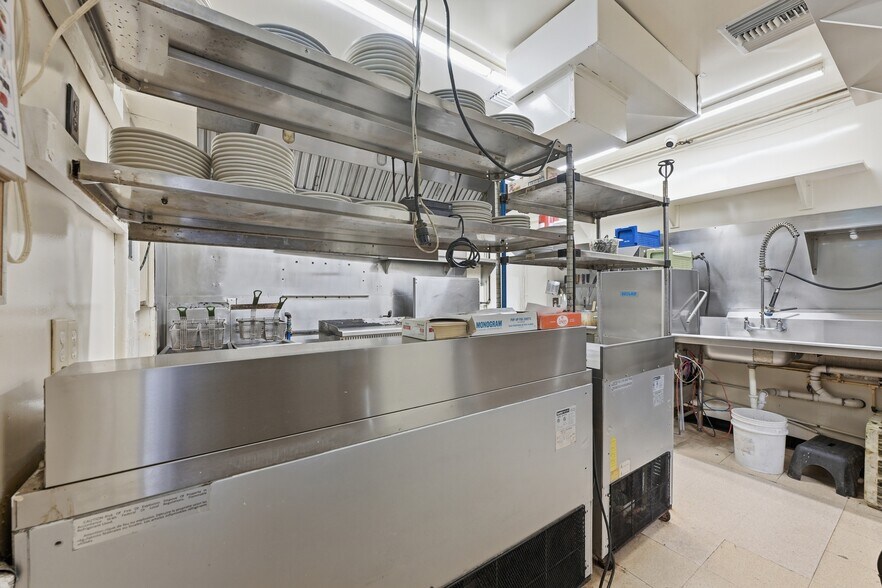 More Photos Of 1148 County Road 309, Crescent City Restaurant For Sale