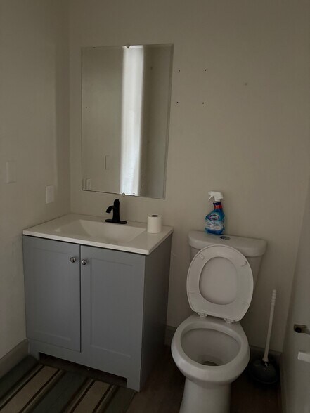 More Photos Of 5897 Memorial Hwy, Tampa Storefront Retail Office For Lease