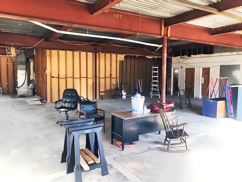 More Photos Of 100 Philadelphia Pike, Wilmington Light Distribution For Lease