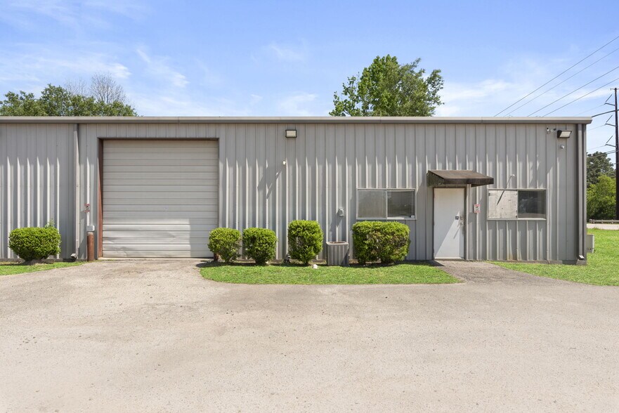 More Photos Of 18083 FM 1314 Rd, Conroe Warehouse For Lease