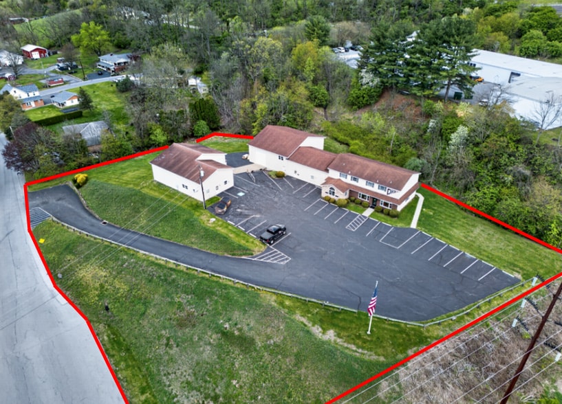 More Photos Of 5585 MacArthur Rd, Whitehall Showroom For Sale