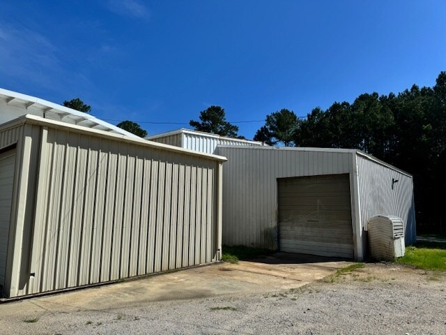 More Photos Of 637 State Rd, Cheraw Manufacturing For Sale