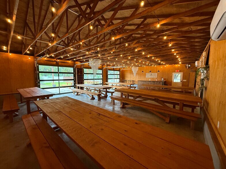 More Photos Of 102 Live Oak St, Tabor City Restaurant For Sale