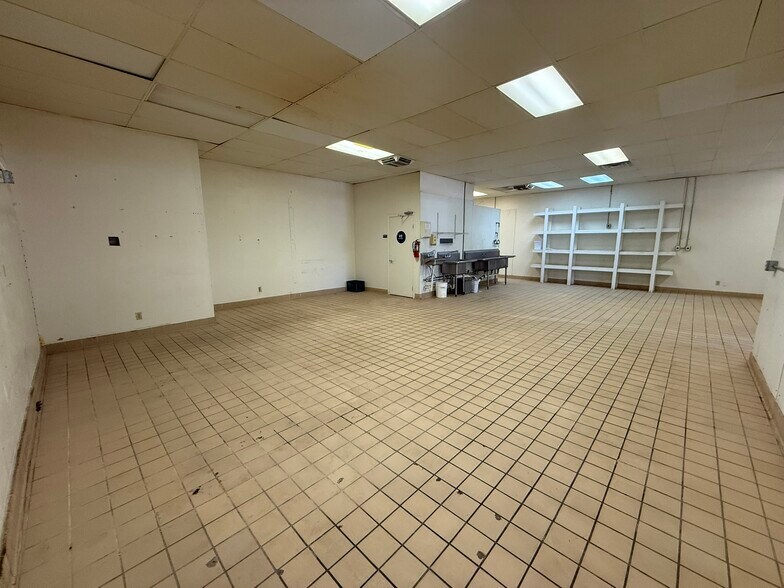 More Photos Of 1335 Railroad St, Paso Robles Storefront For Lease