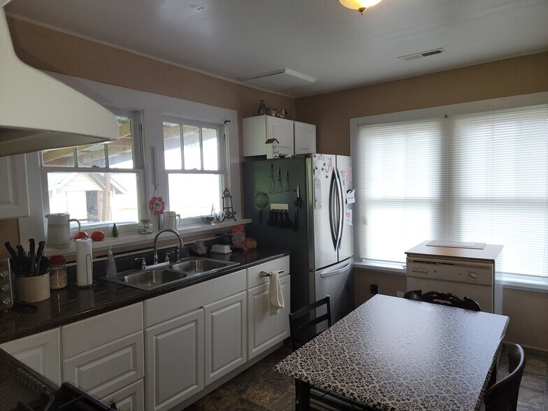 More Photos Of 10895 Commerce St, Summerville Office Residential For Sale