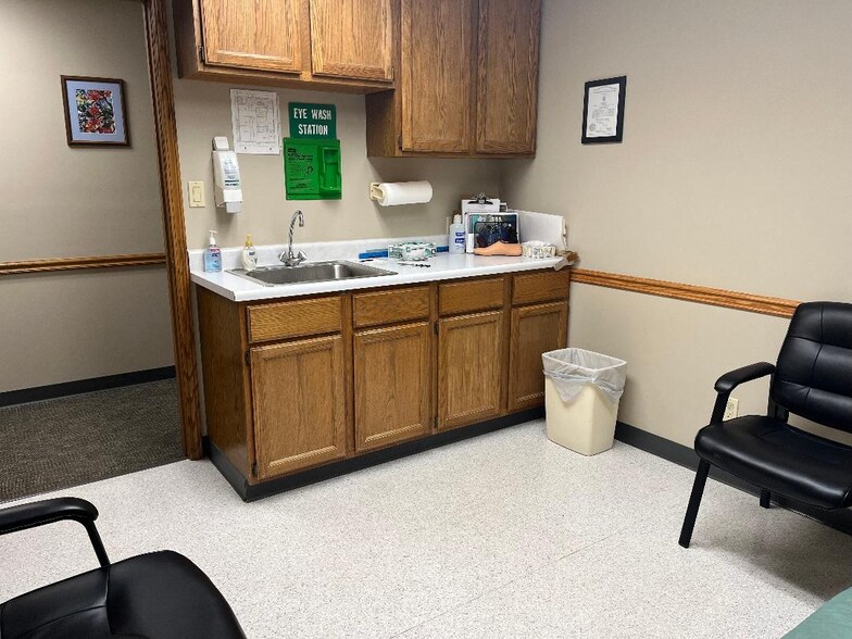 More Photos Of 823 W Spring St, Titusville Medical For Sale