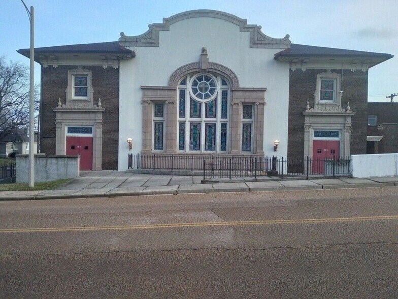 Primary Photo Of 1110 Faxon Ave, Memphis Religious Facility For Sale
