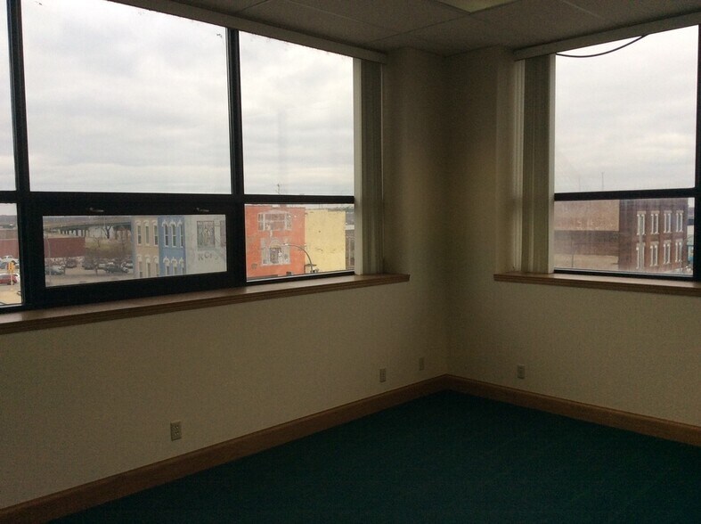 More Photos Of 205 Washington St, Burlington Office For Lease