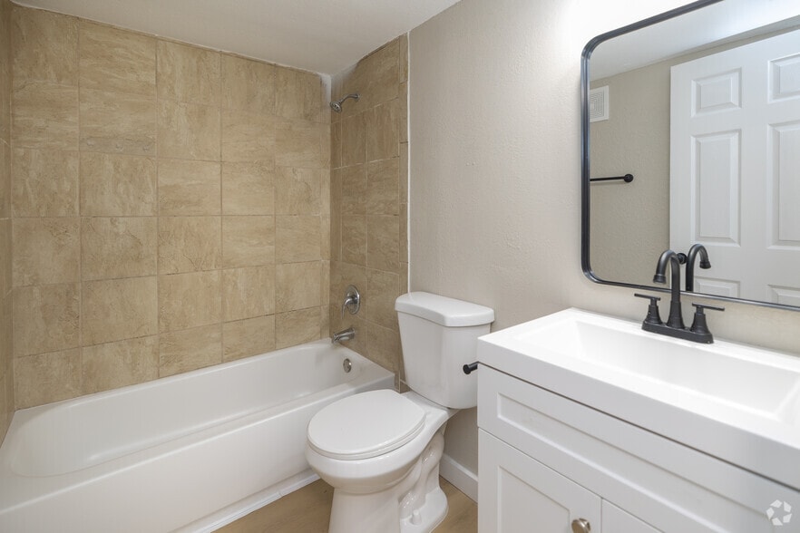 More Photos Of 2731 S Blair Stone Rd, Tallahassee Apartments For Sale