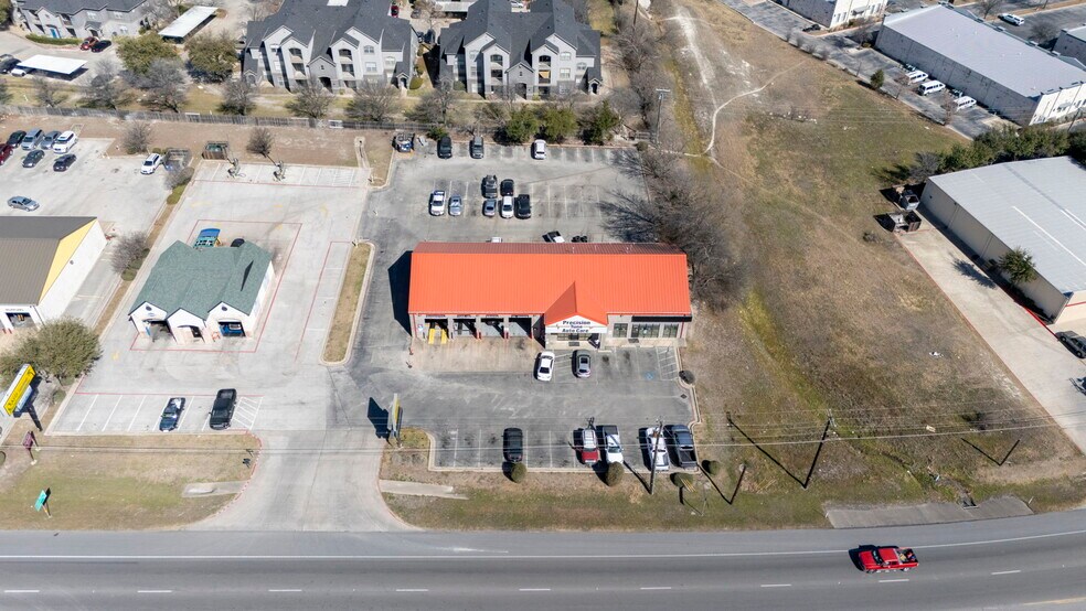 More Photos Of 2308 Pecan St W, Pflugerville Auto Repair For Lease