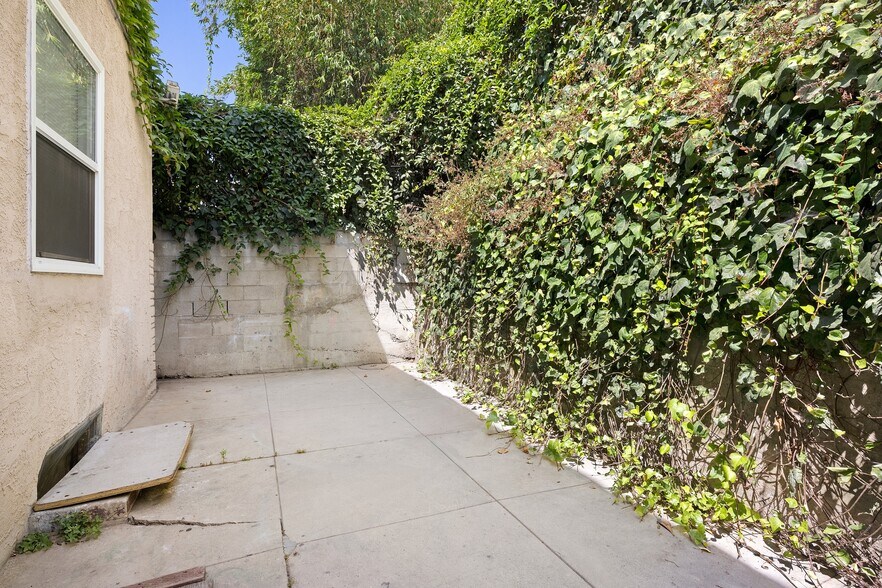 More Photos Of 400 Witmer St, Los Angeles Apartments For Sale