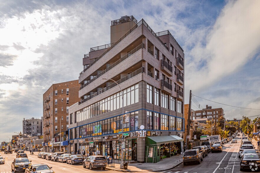 Primary Photo Of 7410 Broadway, Flushing Apartments For Lease