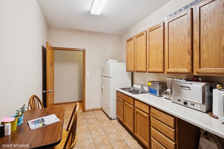 More Photos Of 1471 W Irving Park Rd, Chicago Apartments For Sale