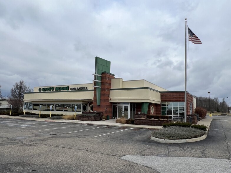 Primary Photo Of 9436 SR-14, Streetsboro Restaurant For Sale