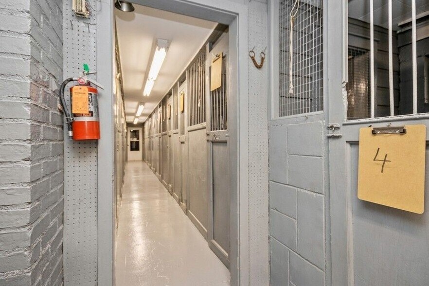 More Photos Of 109-111 N Cross Rd, Lagrangeville Veterinarian Kennel For Sale