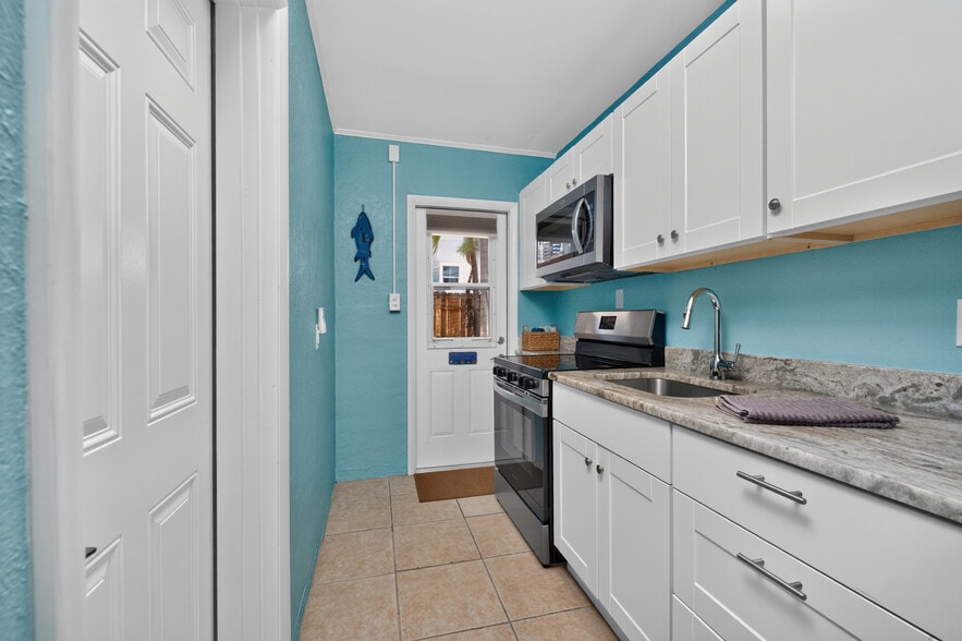 More Photos Of 1130 Gulf Blvd, Englewood Apartments For Sale