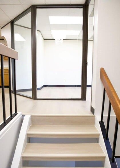 More Photos Of 9818 Whithorn Dr, Houston Office For Sale