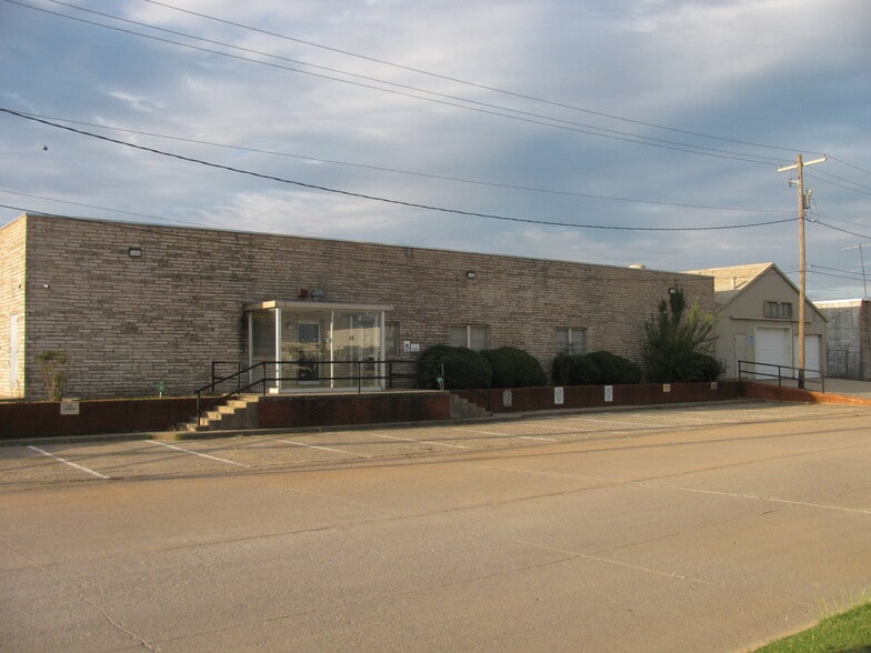 Primary Photo Of 310 SE D Ave, Lawton Warehouse For Sale