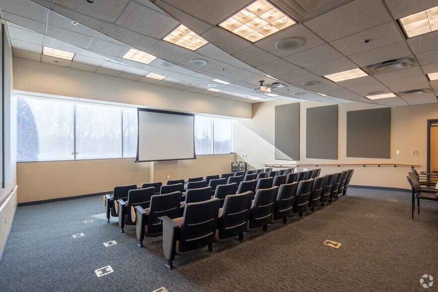 More Photos Of 3330 Preston Ridge Rd, Alpharetta Medical For Lease